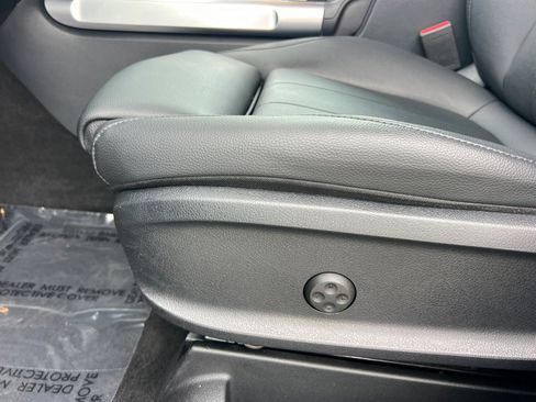 Used 2023 Mercedes-Benz GLB 250 image 14
