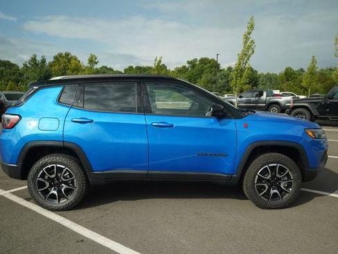 New 2025 Jeep Compass Trailhawk w/ Sun & Sound Group image 9