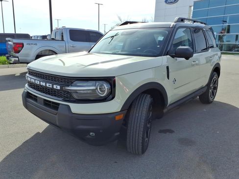 Certified 2025 Ford Bronco Sport Outer Banks w/ Outer Banks Tech Package+ image 7