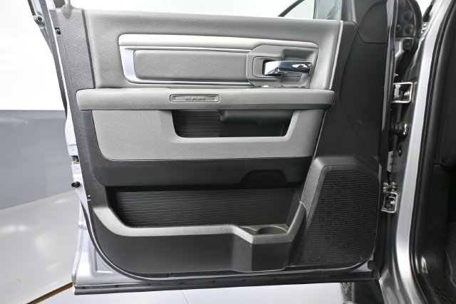Used 2019 RAM 1500 Warlock AWD/4WD image 14