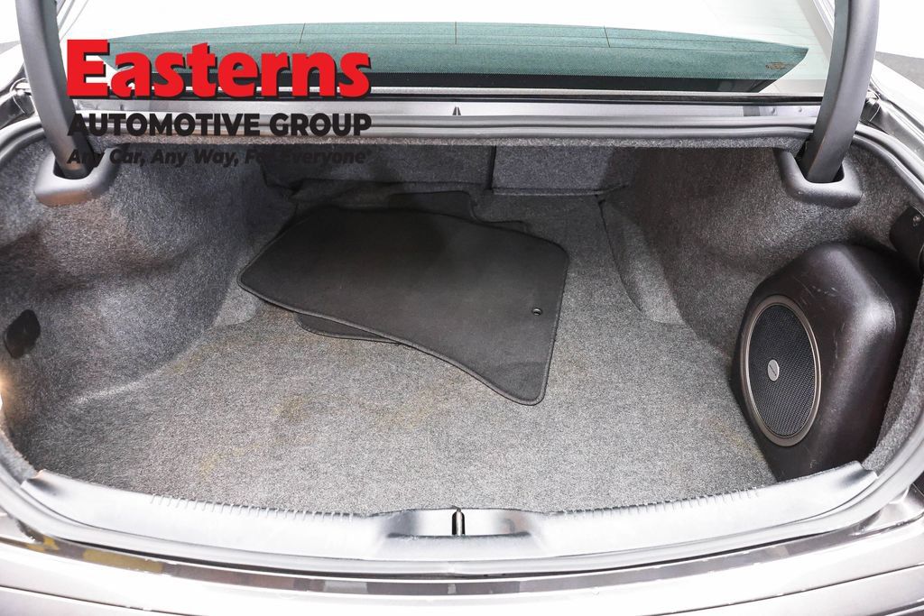 Used 2023 Chrysler 300 S RWD image 9