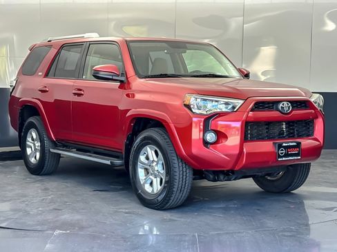 Used 2018 Toyota 4Runner SR5 AWD/4WD image 1