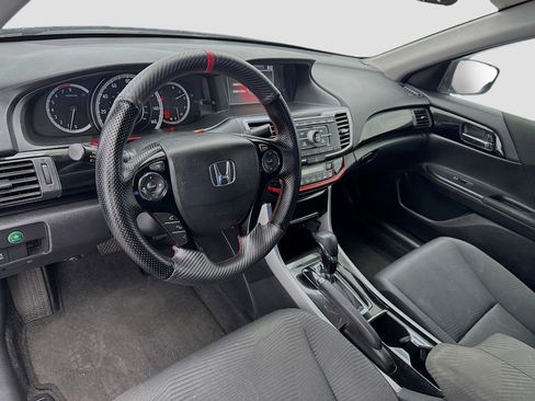 Used 2017 Honda Accord LX image 7