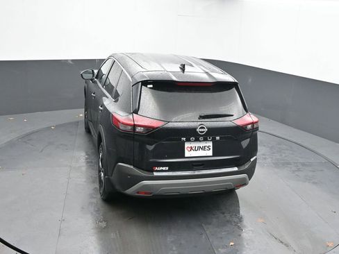 Used 2023 Nissan Rogue S image 34