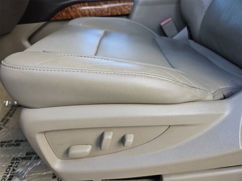 Used 2018 Chevrolet Tahoe Premier image 32