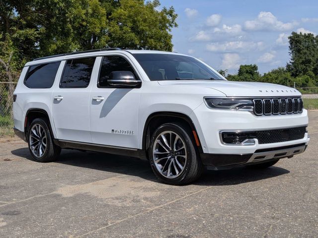 Used 2023 Jeep Wagoneer L Series III w/ Premium Group I AWD/4WD image 2