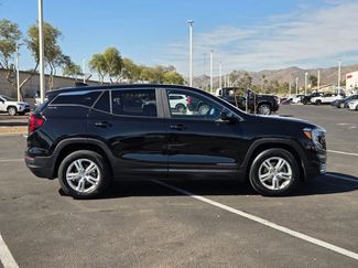 Used 2024 GMC Terrain SLE video 4