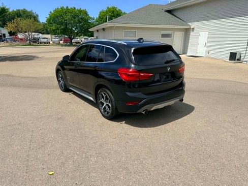 Used 2018 BMW X1 xDrive28i AWD/4WD image 3