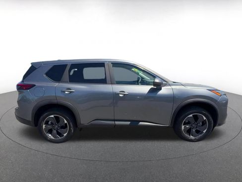 Used 2025 Nissan Rogue SV FWD image 16