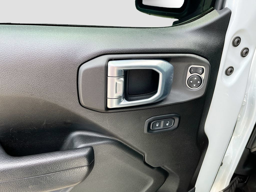 Used 2023 Jeep Gladiator Sport AWD/4WD image 18