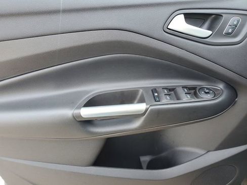 Used 2018 Ford Escape SE image 15