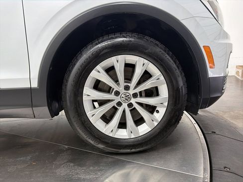 Used 2018 Volkswagen Tiguan SE FWD image 9