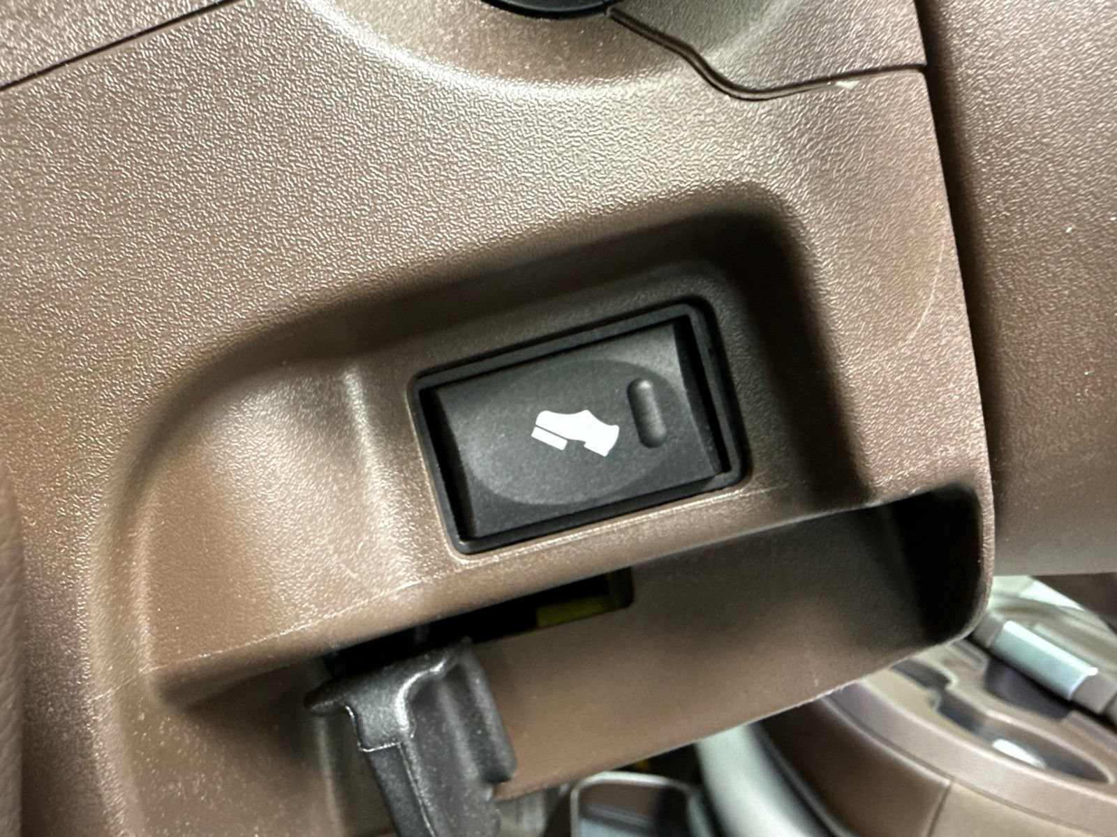Used 2026 RAM 3500 Laramie w/ Towing Technology Group AWD/4WD image 20