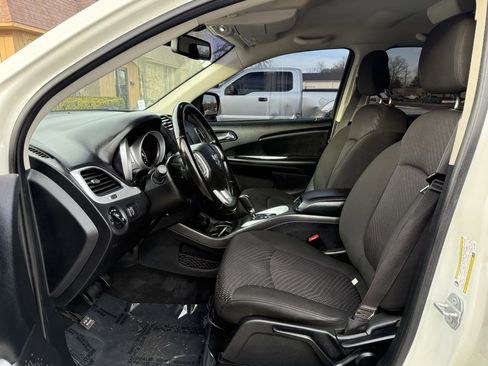 Used 2019 Dodge Journey SE image 10