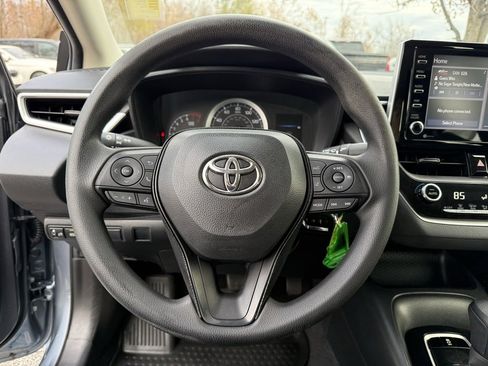 Used 2021 Toyota Corolla LE image 11