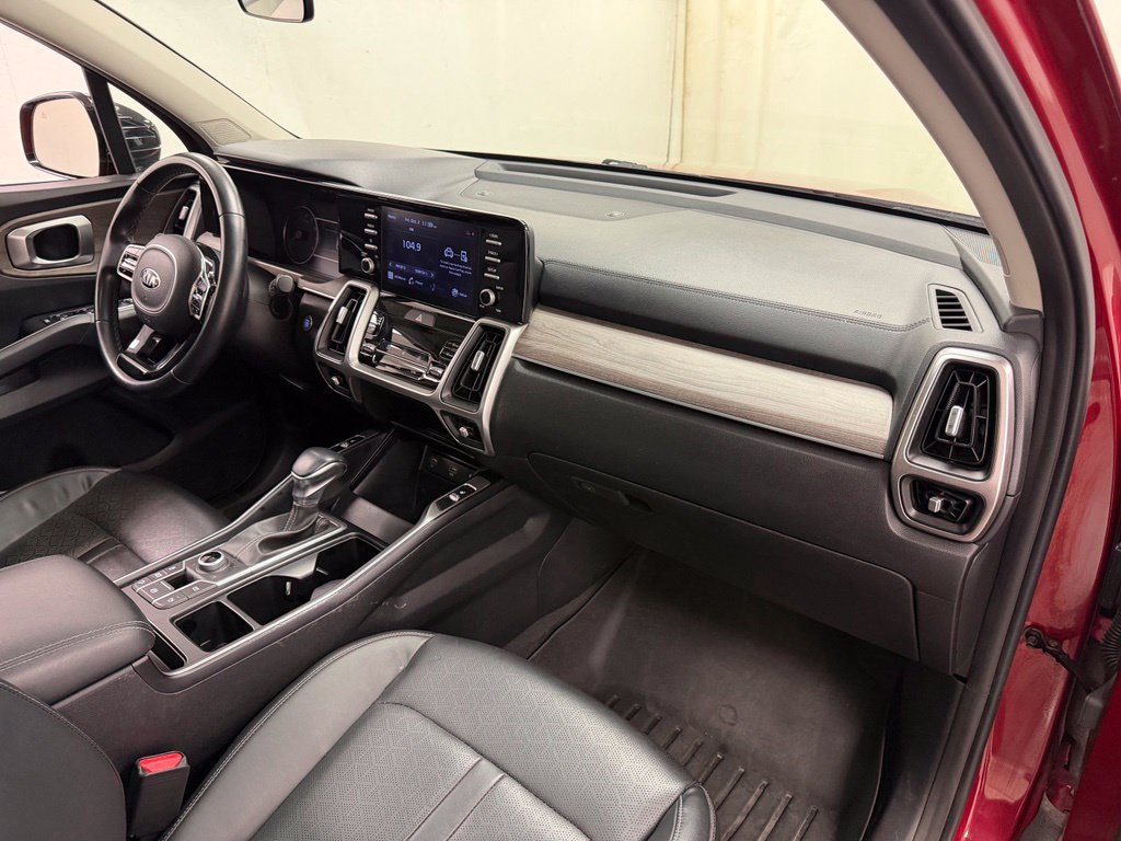 Used 2021 Kia Sorento EX w/ Panoramic Sunroof Package AWD/4WD image 12