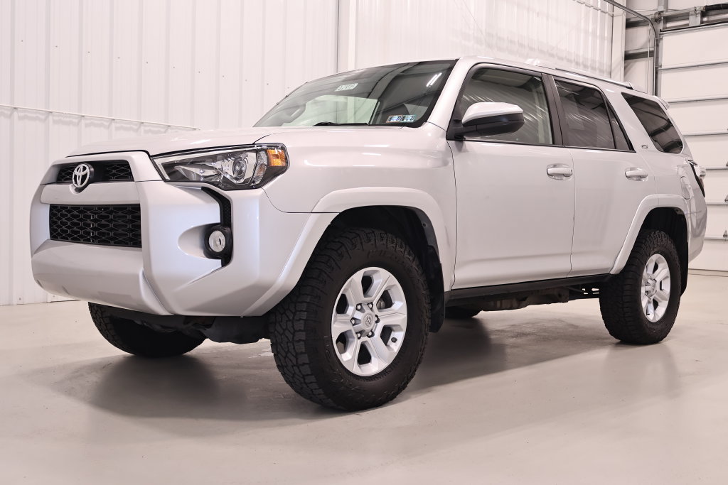 Used 2016 Toyota 4Runner SR5 AWD/4WD image 5