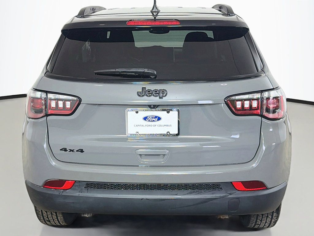 Used 2023 Jeep Compass Latitude AWD/4WD image 9