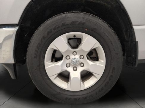 Used 2023 RAM 1500 Big Horn AWD/4WD image 4