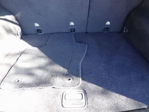 Used 2024 Jeep Compass Latitude image 9