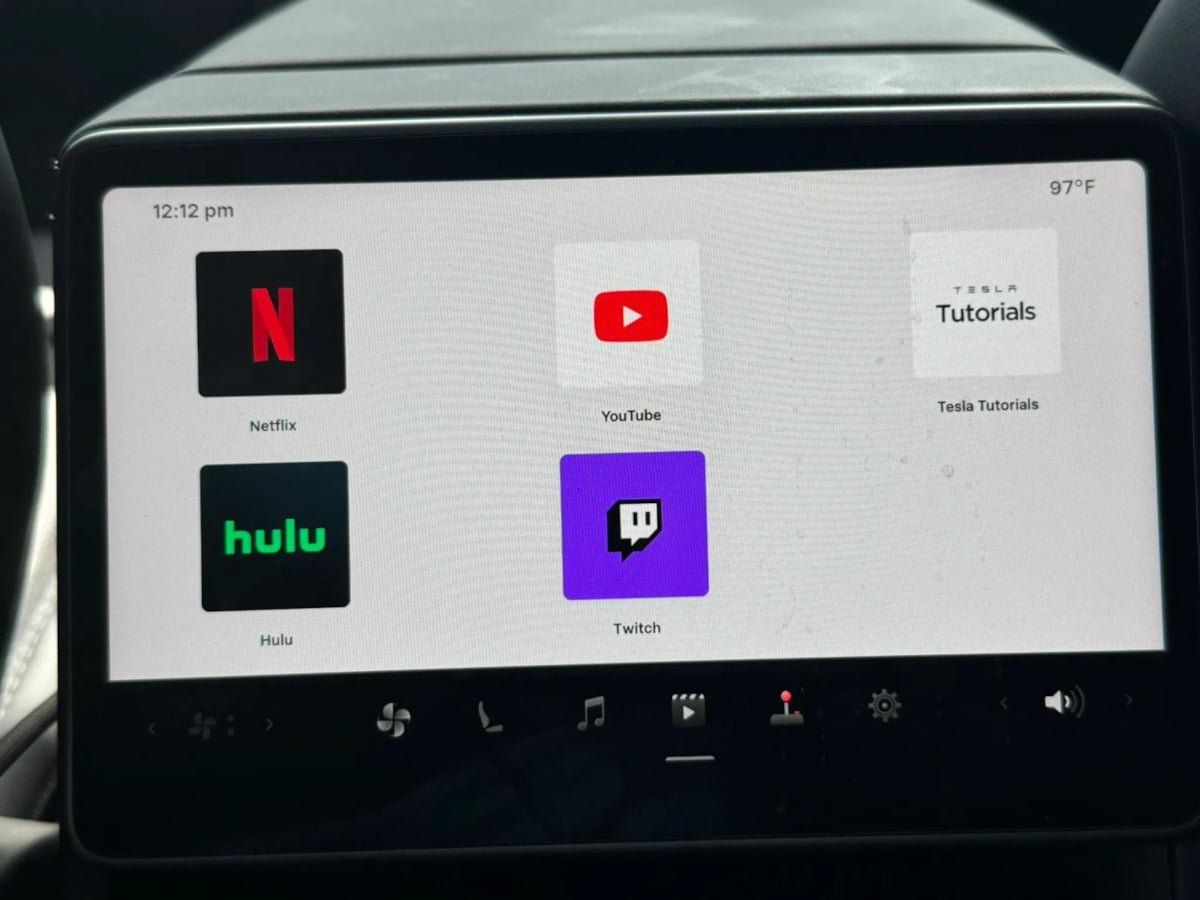 Used 2026 Tesla Model Y 2WD image 20