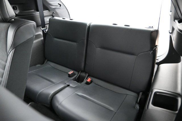 Used 2025 Mitsubishi Outlander SE FWD image 28