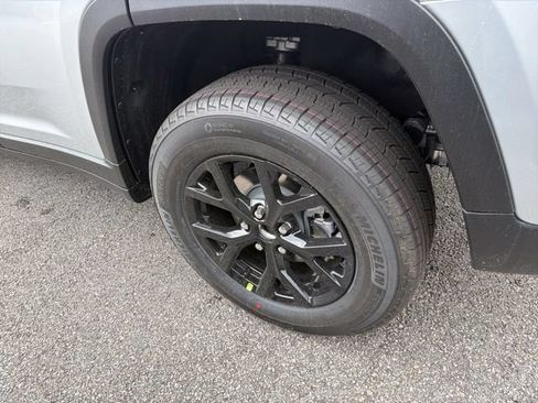 New 2026 Jeep Grand Cherokee Altitude AWD/4WD image 6