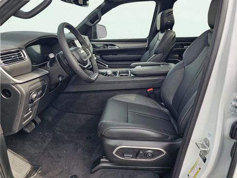 New 2026 Jeep Grand Wagoneer 2WD image 17