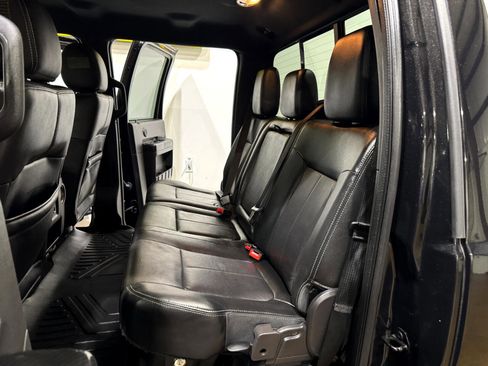 Used 2015 Ford F250 Lariat w/ Lariat Interior Package image 12