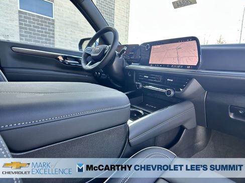 New 2026 Chevrolet Suburban Premier image 55