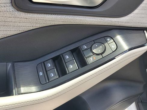 Used 2023 Nissan Rogue SV FWD image 18