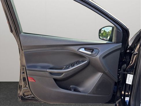 Used 2017 Ford Focus SEL FWD image 16