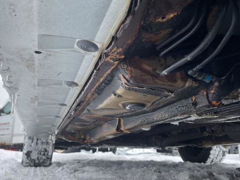 Used 2006 Pontiac Vibe AWD w/ Sun And Sound Package image 24