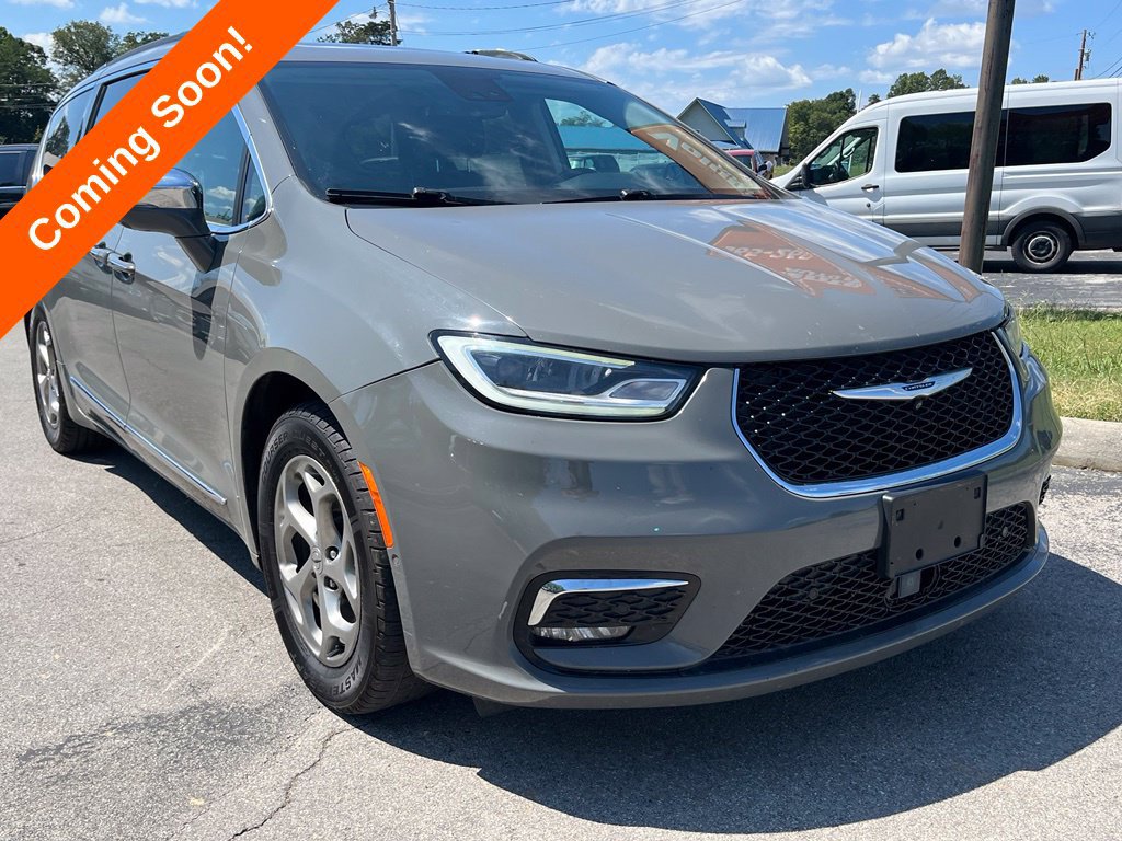 Used 2022 Chrysler Pacifica Limited FWD image 2