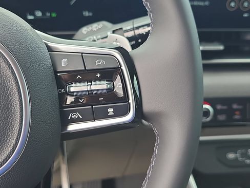 New 2026 Kia Carnival SX FWD image 33