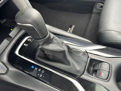 Used 2024 Toyota Corolla Cross XLE image 21