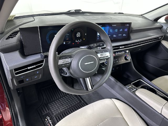 Used 2025 Hyundai Sonata SEL FWD image 10