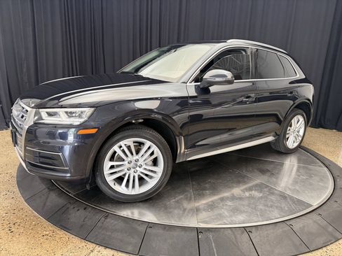 Used 2018 Audi Q5 2.0T Premium Plus w/ Premium Plus Package AWD/4WD image 2