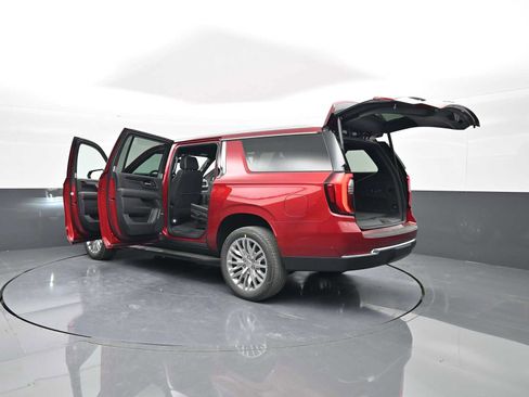 New 2025 GMC Yukon XL Elevation image 41