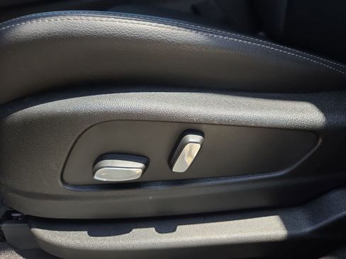 Used 2024 Cadillac XT5 Luxury FWD image 15