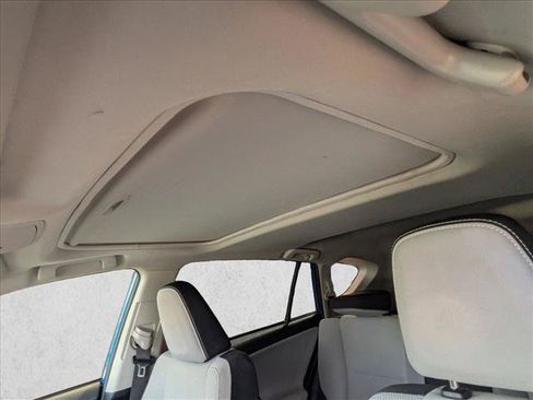 Used 2016 Toyota RAV4 XLE AWD/4WD image 22