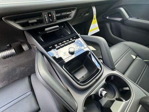 Used 2026 Porsche Cayenne Coupe image 29