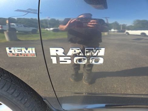 Used 2015 RAM 1500 Classic SLT w/ Luxury Group AWD/4WD image 28
