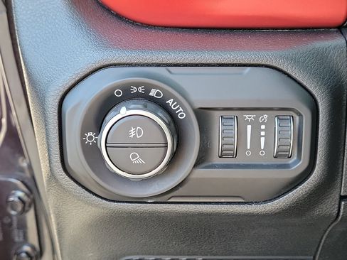 Used 2021 Jeep Gladiator Rubicon AWD/4WD image 31