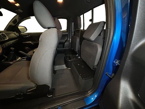 Used 2017 Toyota Tacoma TRD Sport w/ Tow Package AWD/4WD image 13