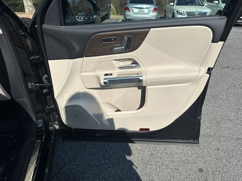 New 2026 Mercedes-Benz GLB 250 image 15