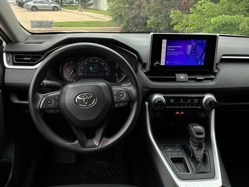 Used 2024 Toyota RAV4 XLE FWD image 14
