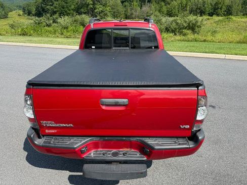 Used 2012 Toyota Tacoma 4x4 Double Cab w/ TRD Sport Pkg image 9