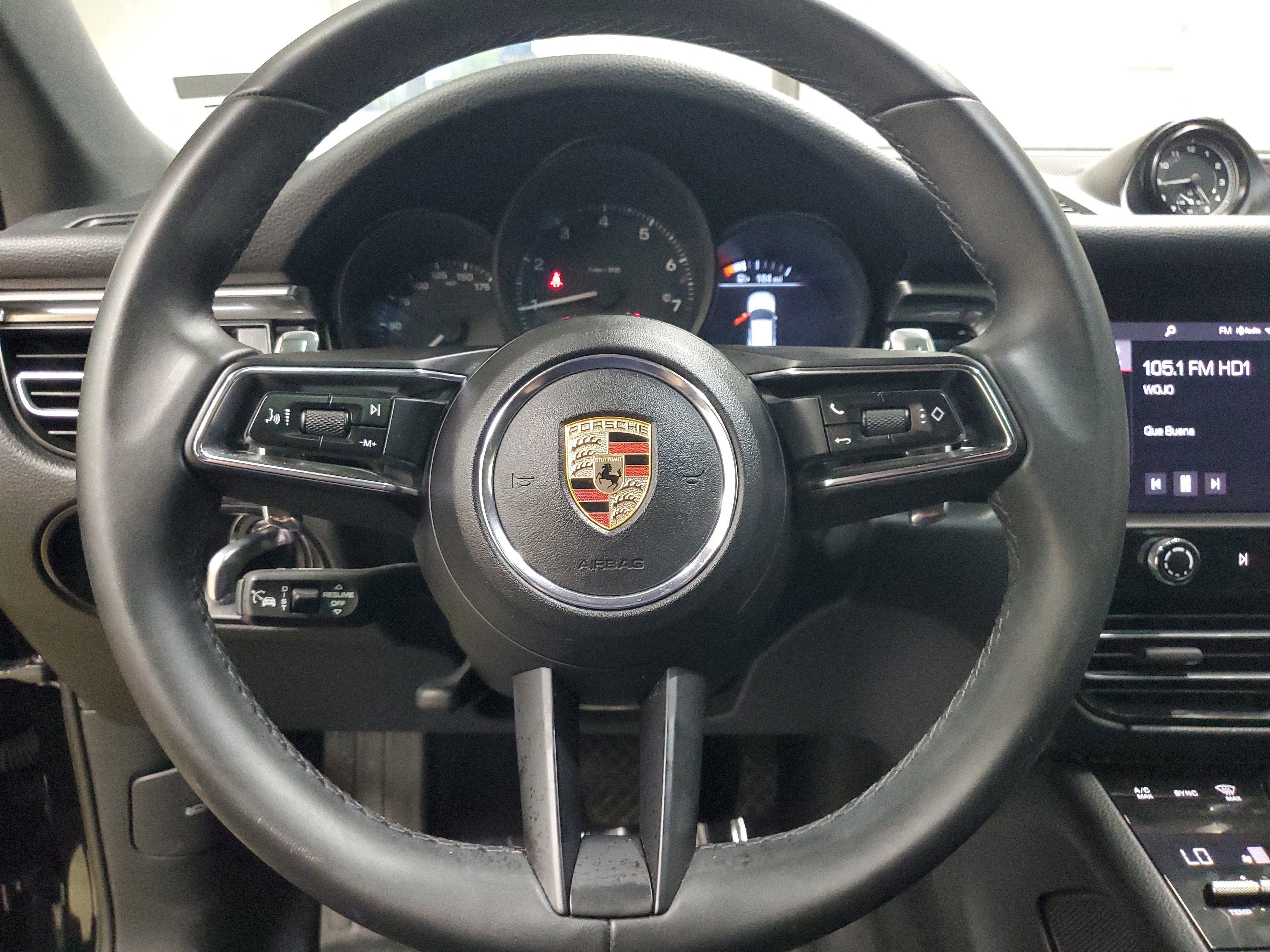 Used 2025 Porsche Macan AWD/4WD image 25