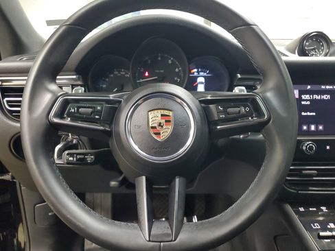 Used 2025 Porsche Macan AWD/4WD image 25